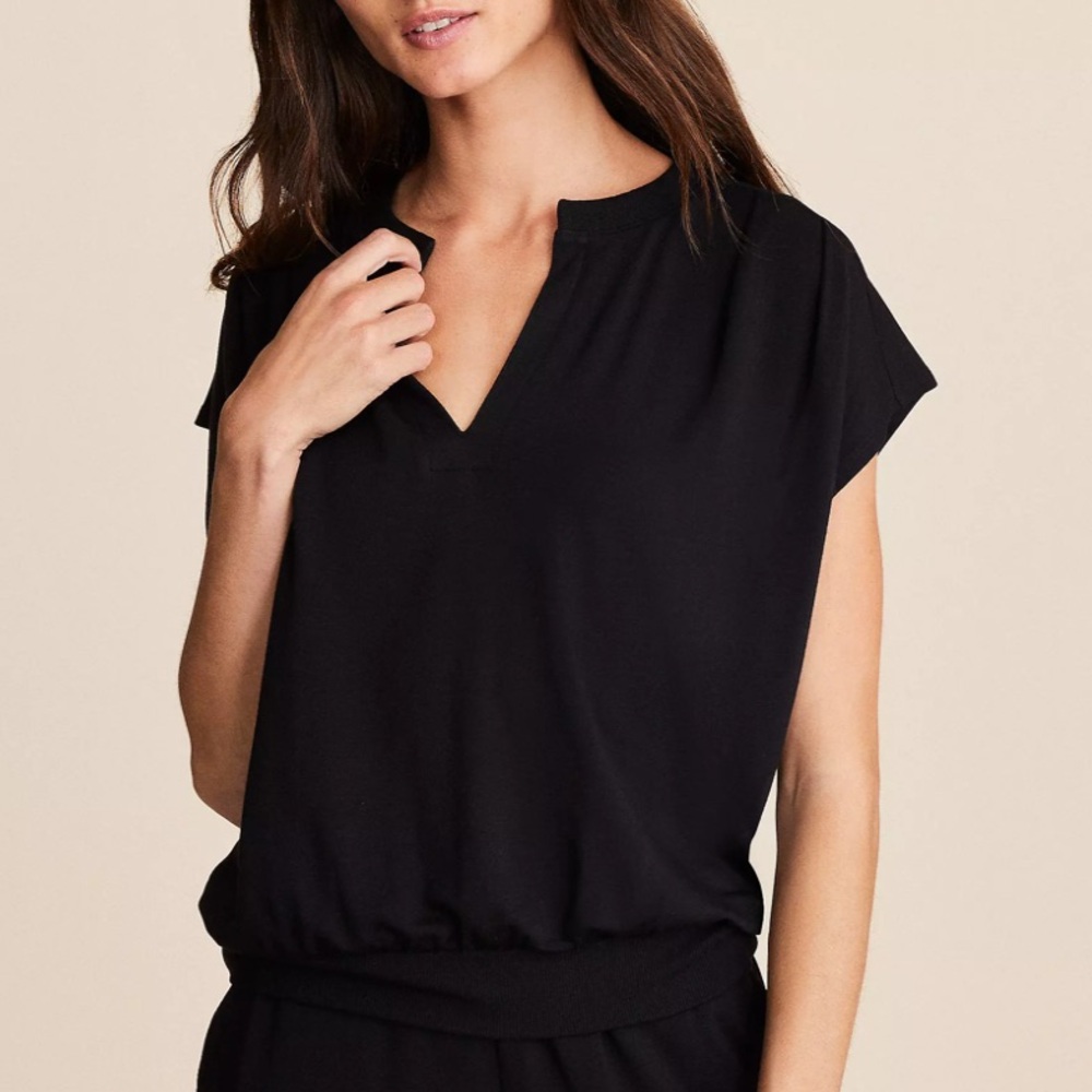 LOU & GREY Black Top Signaturesoft Split Neck Cap Sleeve Stretchy Tee LOFT NWT